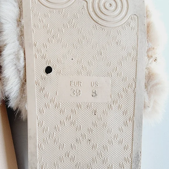 Pure Barre Fuzzy Fur Champagne Blush Slide Sandal Sz 8/9 (Mismatch) - Picture 7 of 13